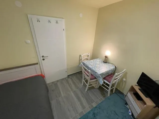 Apartman Stela Nin Pensión