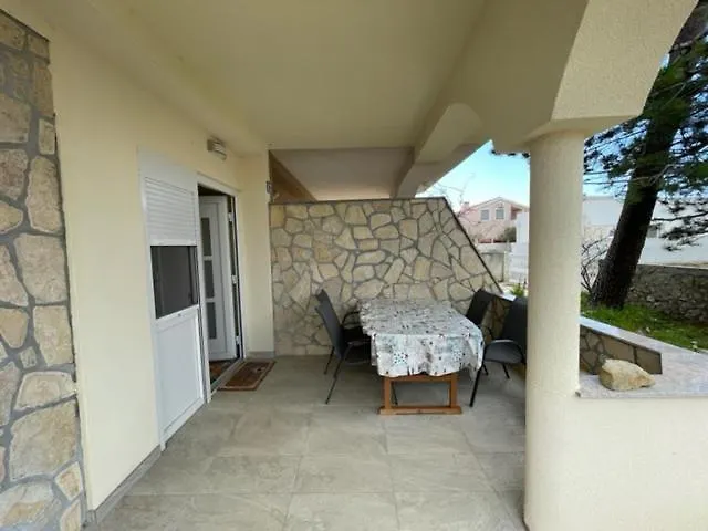 Apartman Stela Nin 0*,